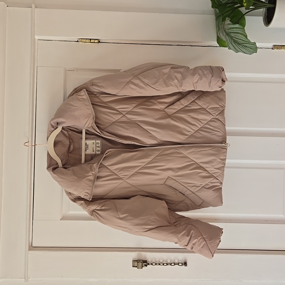 Abercrombie & Fitch Jackets & Blazers - Abercrombie Oversized Diamond Puffer